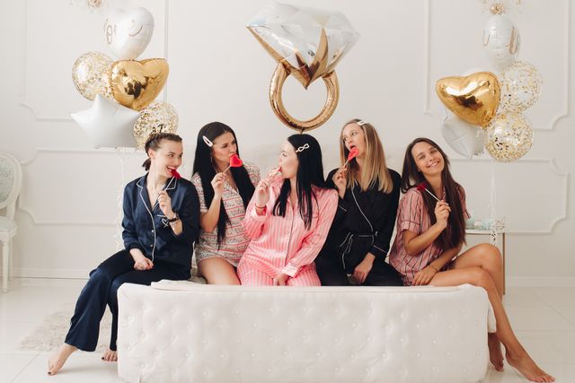 Bachelorette Party: Best 6 Helium Balloon Delivery in SG