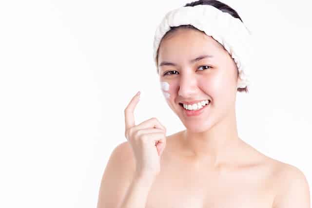 7 Best Skin Whitening Creams To Even Out Your Skin Tone