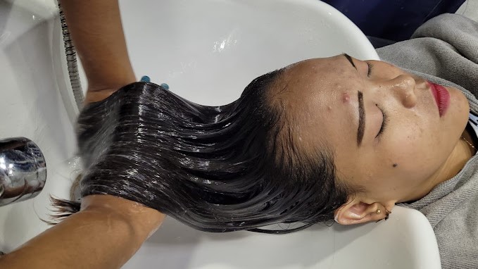 Feminine Natural Herbs Head Massage Singapore