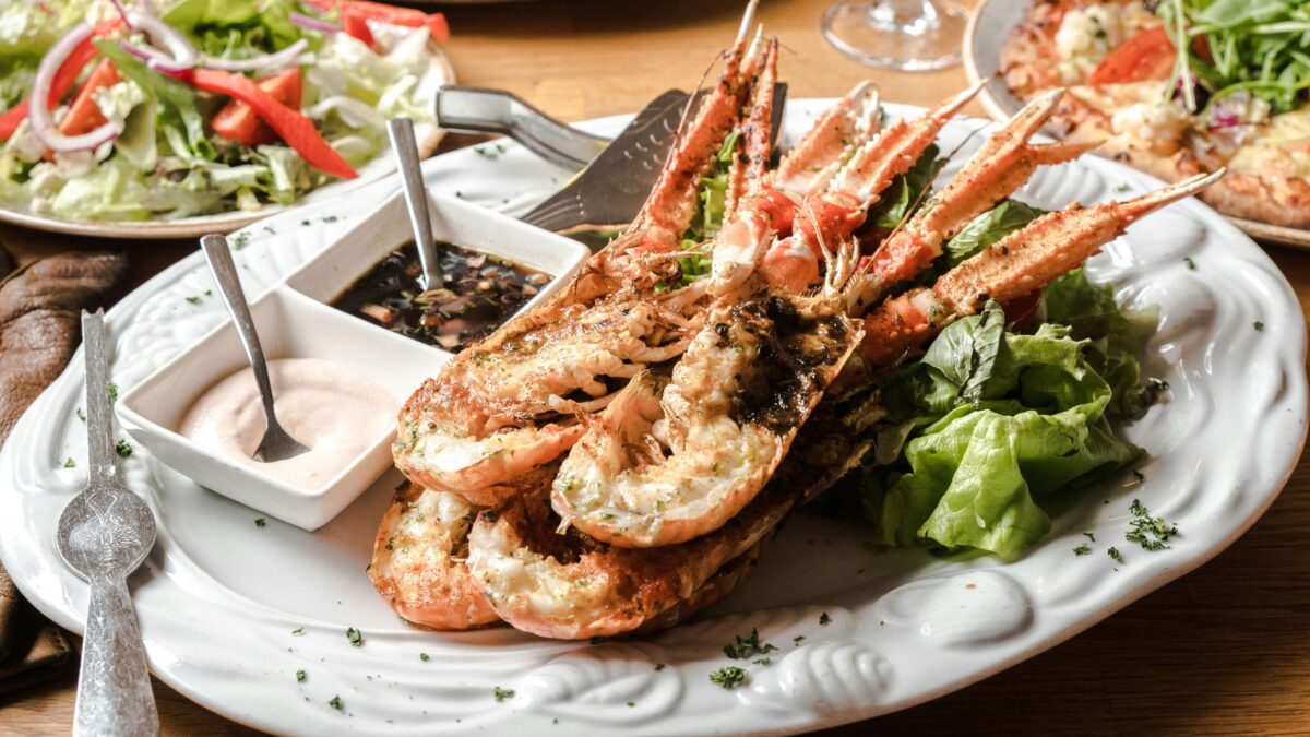 8 Best Lobster Buffets In Singapore For Girls’ Feast