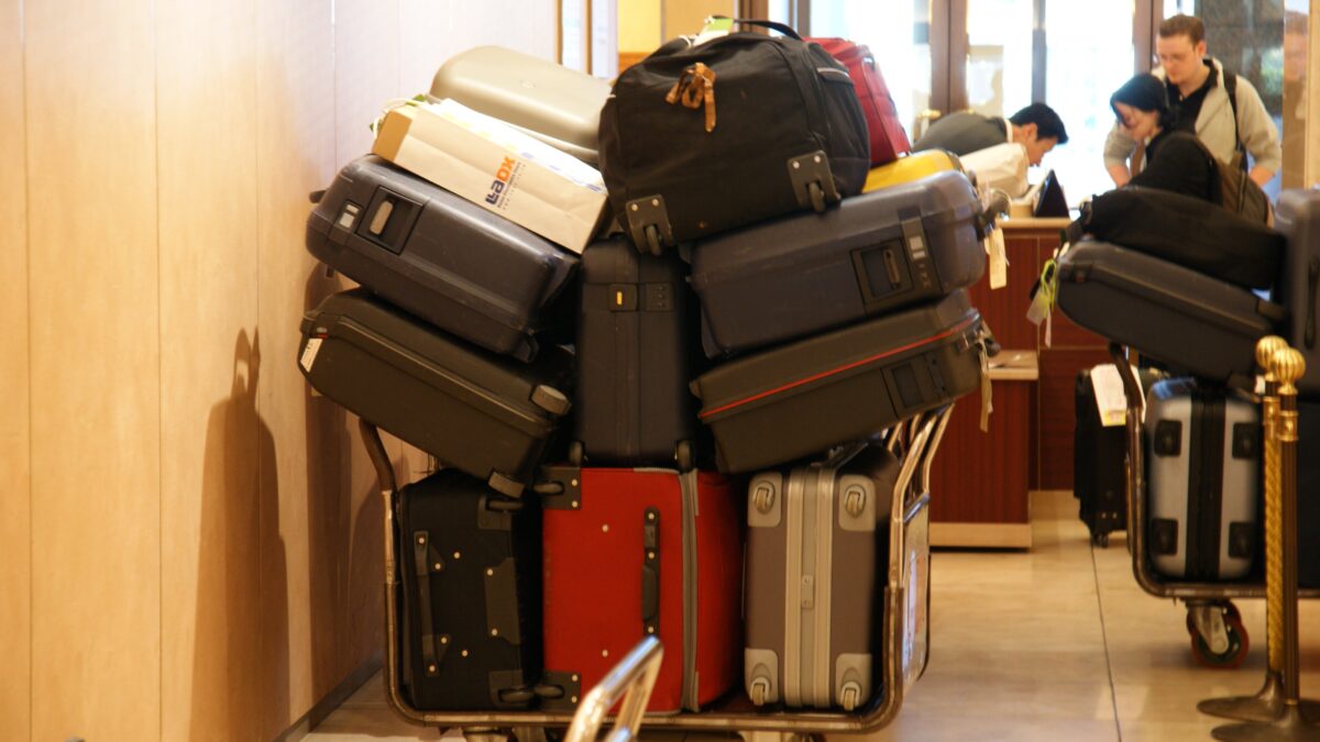 10 Best Luggage Repair In SG Fit For Female Travelers