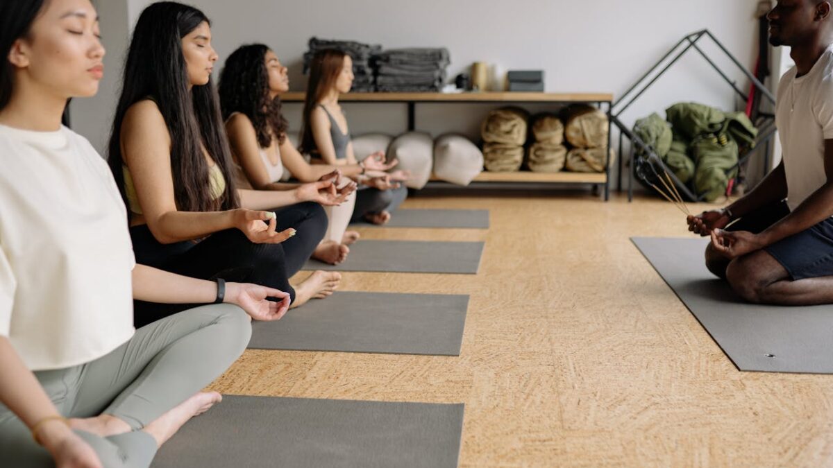 7 Best Meditation Classes In SG For Women Seeking Peace