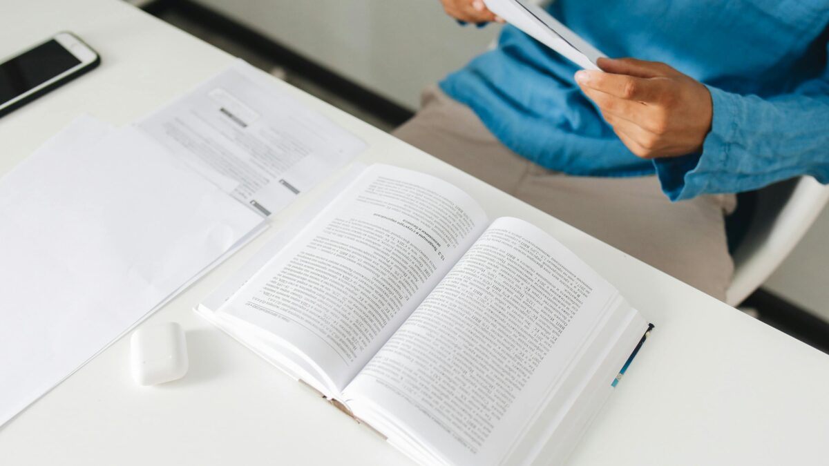 8 Best Translation Services In SG For Business Ladies