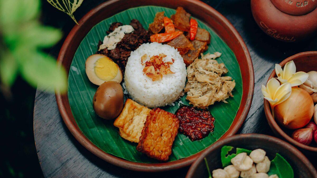 9 Best Indonesian Restaurants In SG Women Go To For Real Flavour