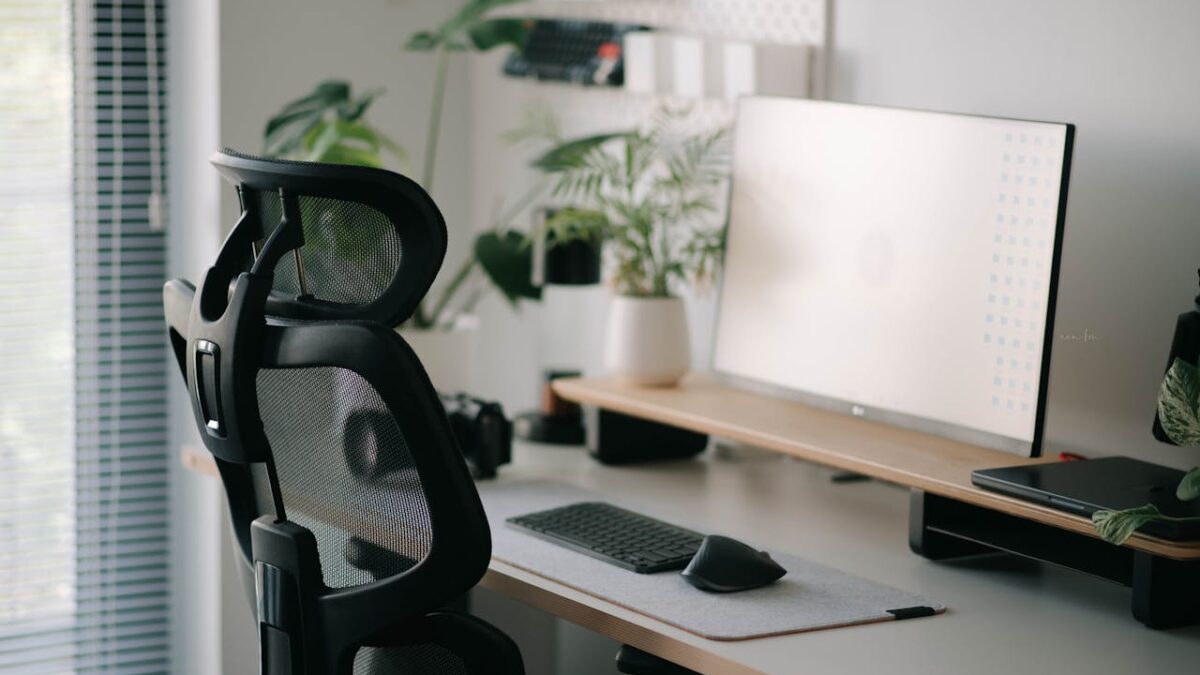 9 Best Ergonomic Chairs In Singapore For WFH Women