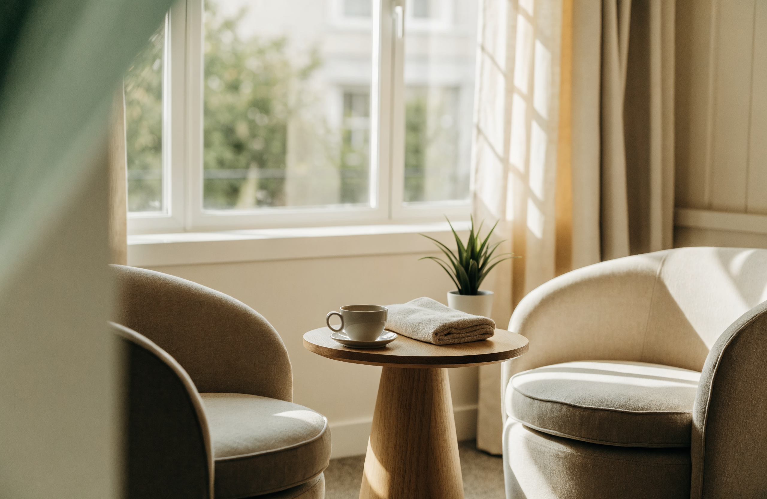 Illustrative calming counselling room, generic hero image for TheGirl.co counselling services roundup